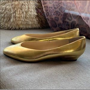 VTG 80s/90s Gold Vanna White leather pointed kitten heel flats